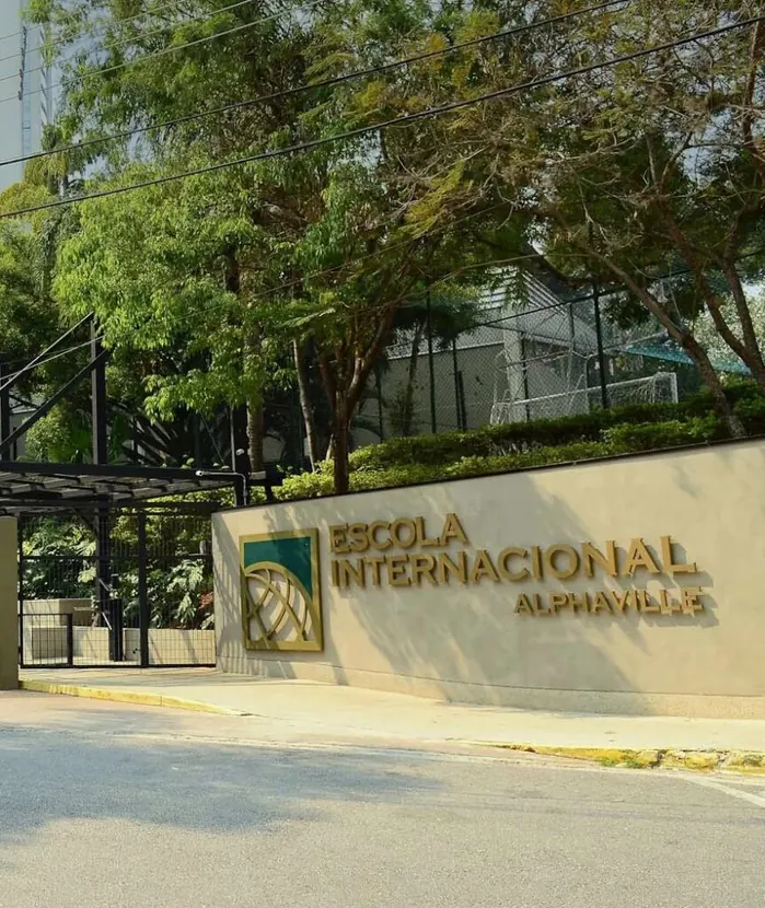 Educação bilíngue de referência